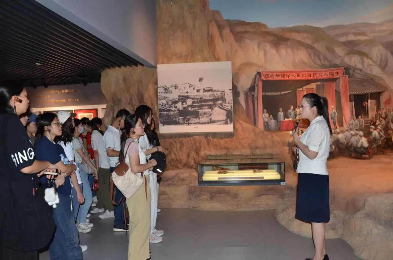 1756709977893296.jpg 1756709977893296.jpg